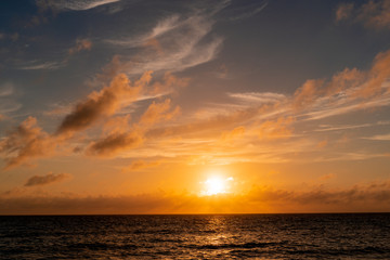 長間浜の美しい夕日