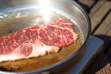 Baking sirloin steaks for camping meals