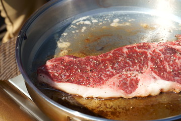 Baking sirloin steaks for camping meals