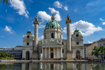 Fototapeta na wymiar Karlskirche church in Vienna Wien, Austria.