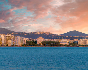 Fototapeta premium The White tour of Thessaloniki city in greece during sunset