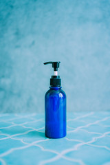 ボトルに入ったスキンケアコスメ、基礎化粧品