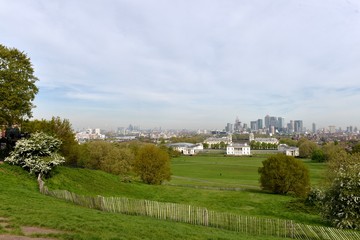 新緑の旧王立海軍大学 　The Old Royal Naval College 