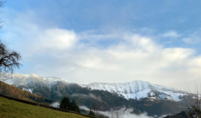 Obraz na płótnie Canvas mountains in the snow