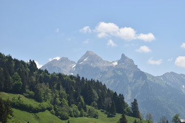 Wunderschöne Gebirgsansichten in der Schweiz 18.5.2020