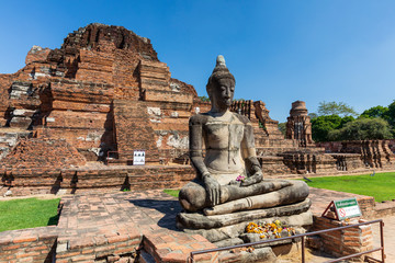 Fototapeta premium タイ、アユタヤの遺跡ワット・マハータート