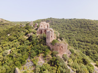 Fototapeta na wymiar The ruins of Montfort Castle are located on a high hill in the Upper Galilee in northern Israel, the former residence of the great masters of the Teutonic Order in the 13th century