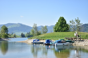 Obraz premium ausblick über den Sihlsee in der Schweiz am 18.5.2020