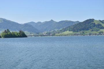Fototapeta premium ausblick über den Sihlsee in der Schweiz am 18.5.2020