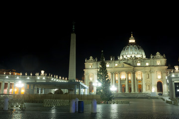 Fototapeta premium Piazza San Pietro night scene, Vatican city, Rome