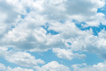 Obraz premium Blue sky background with clouds.