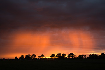 Light, rain and sunset. Surrealistisch licht