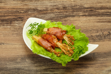 Roasted enoki mushrooms with bacon