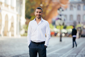 Young businessman in the city wearing a shirt