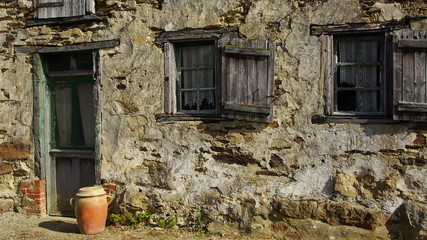 Fototapeta na wymiar Ancienne maison campagnarde