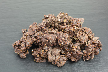 lactose-free and glutenfree snack of puffed quinoa crispies with chocolate and cornflakes - 352248564
