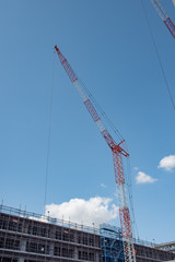 建築現場のクレーン