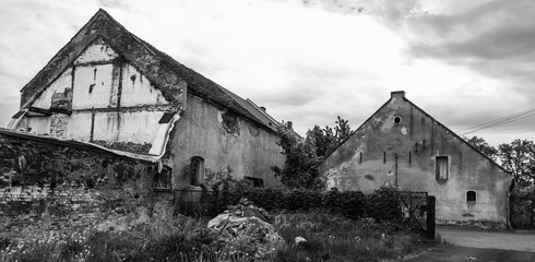 Zniszczone budynki w Polsce po drugiej wojnie światowej - obrazy, fototapety, plakaty