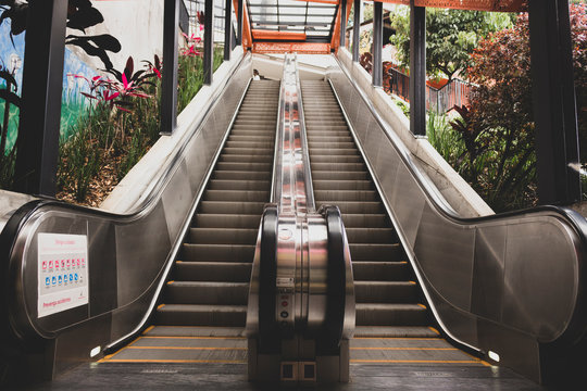 Medell&iacute;n, Antioquia / Colombia February 25, 2018. Escalator of the commune 13 tourist zone of Medell&iacute;n