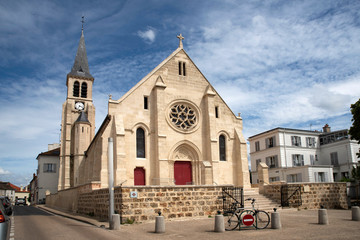 Obraz premium 12th century church of Verrière le Buisson in the Paris region