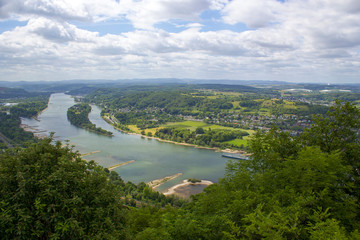 Fototapeta na wymiar view to river Rhine from the famous mountain Drachenfels in Koenigswinter