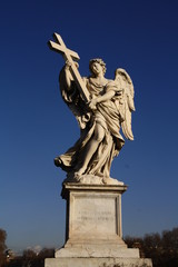 Obraz premium Sculpture of the angel on the bridge in Rome
