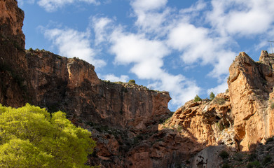 Fototapeta premium Paisaje entre rocas.