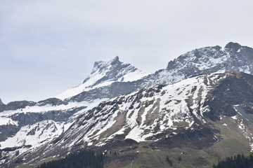 Klausenpass in der Schweiz Berglandschaft 8.5.2020