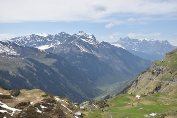 Klausenpass in der Schweiz Berglandschaft 8.5.2020