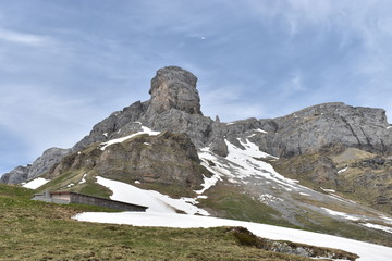 Klausenpass in der Schweiz Berglandschaft 8.5.2020