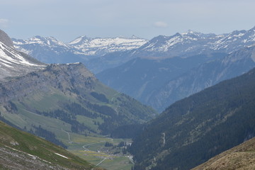 Klausenpass in der Schweiz Berglandschaft 8.5.2020