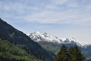 Fototapeta na wymiar Berge der Schweiz am 8.5.2020