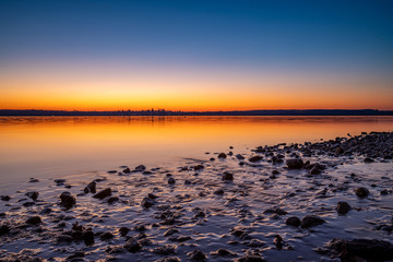 Naklejka premium Der See im Sonnenuntergang 