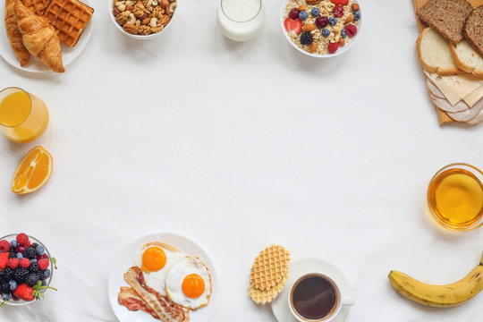 Healthy breakfast background © destillat