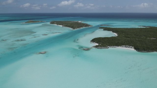Exumas Archipelago Tropical Private Cays & Island Landscape, Aerial Pan