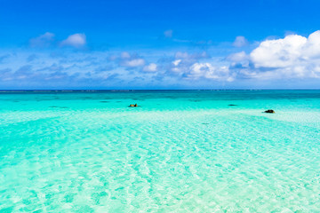下地島・17エンドの美しいサンゴ礁の海