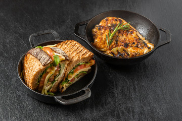 チキンのグリル　 iron pan and herb roasted chicken