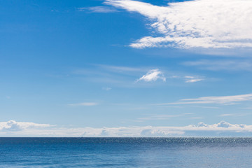 Obraz premium Blue sky and blue sea