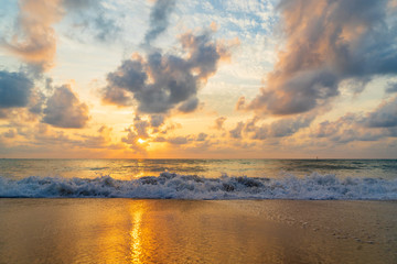Fototapeta na wymiar Sunset at the beach in Samui