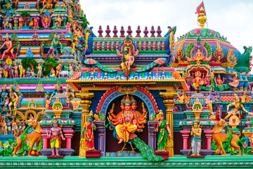 Close view of religious figures of famous Arulmigu Kapaleeswarar Temple in Chennai, India - obrazy, fototapety, plakaty