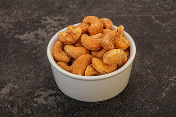 Cashew heap in the bowl