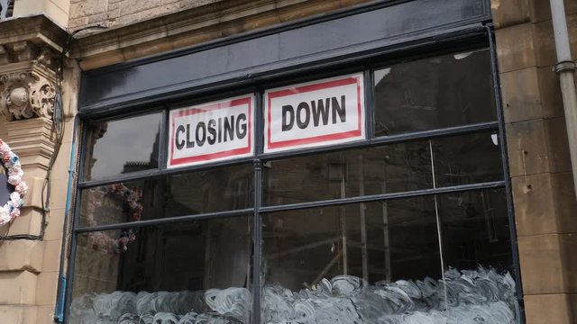 Shop shut and closed down in city centre 4k