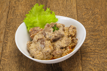 Chicken liver with cream and dry tomatoes