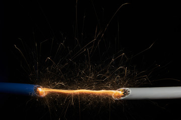 Przesyłanie informacji pomiędzy dwoma kablami   © barytek