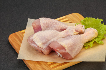 Raw chicken drumsticks for cooking