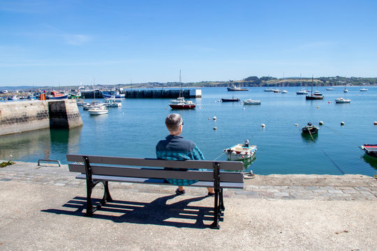 Une Personne Photos Royalty Free Images Graphics Vectors Videos Adobe Stock