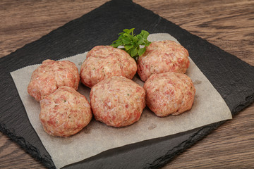 Raw turkey meatball for cooking