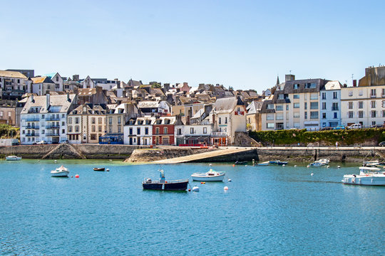 Douarnenez. Panorama du port du Rosmeur, Finist&egrave;re, Bretagne	