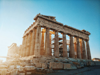 Obraz premium Das Parthenon der Akropolis in Athen, Griechenland als Symbol für Europa und die Demokratie