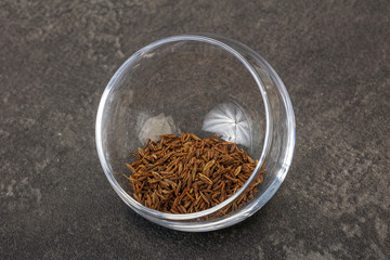Dry zeera seeds in the bowl